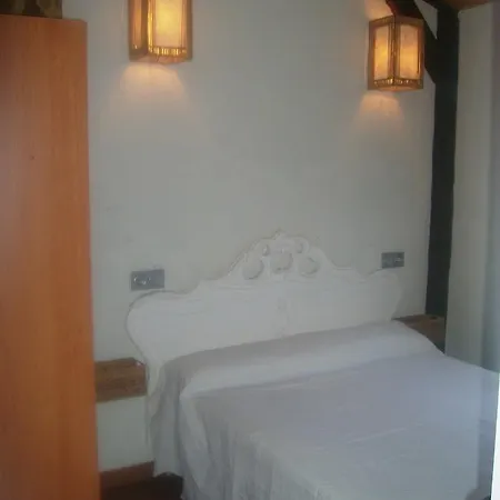 Casas Tematicas Junto Al Mar