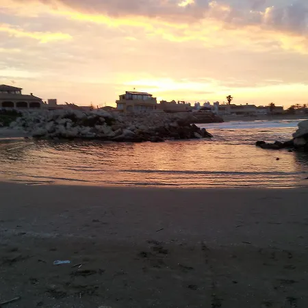 Casas Tematicas Junto Al Mar